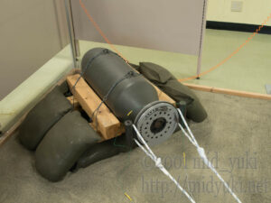 ロケットレンチ、不発弾処理に使われる信管外しの道具です。